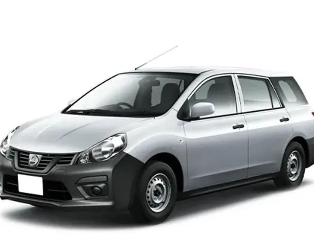 Nissan  Ad 2018